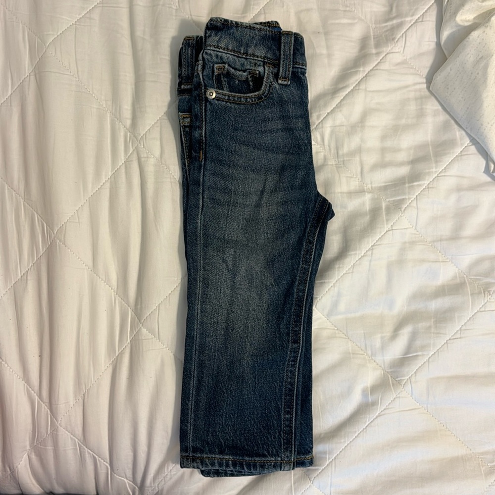 Worn maybe once. Old navy jeans.